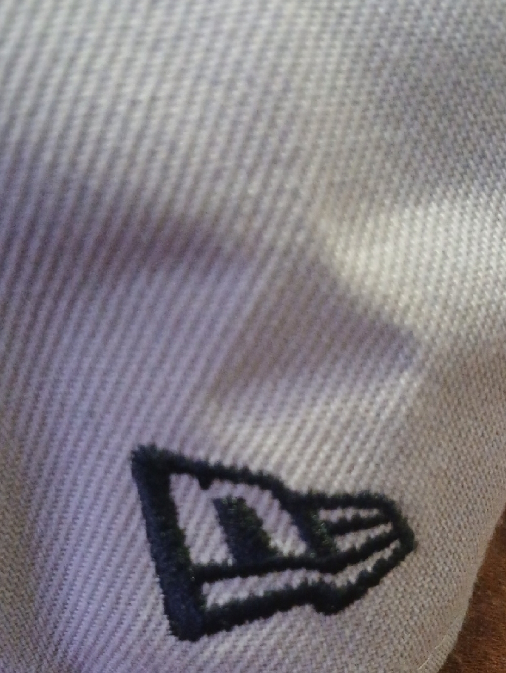 New Era Brooklyn Snapback Hat - Light Gray & Black "City Edition" - Picture 5 of 13